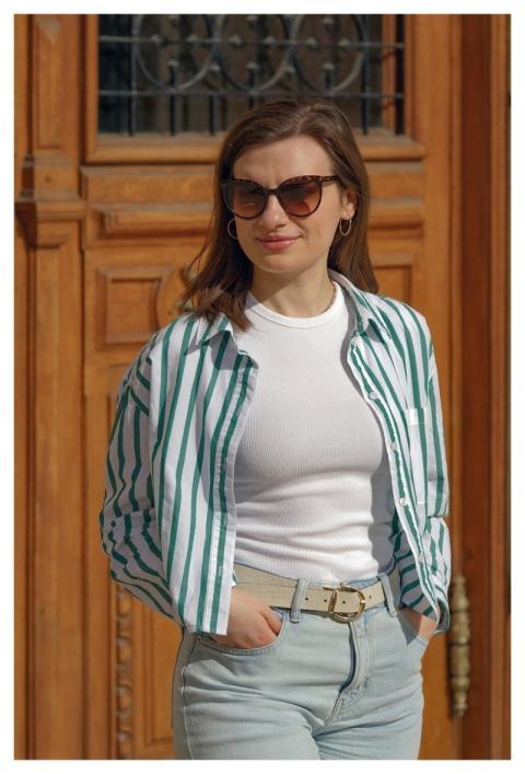 Woman Young Casual Sunglasses