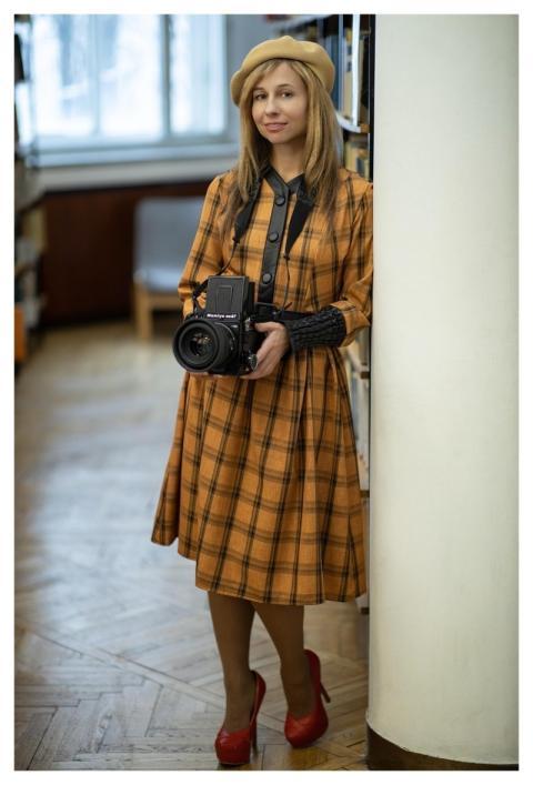 Woman Photographer Library Retro