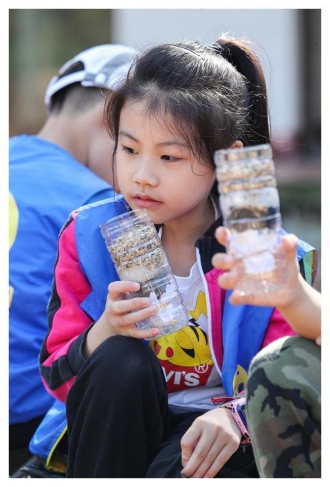 Girl Chinese Purified Water Filter Camping