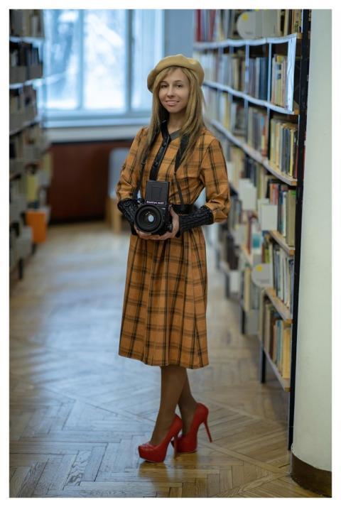 Woman Photographer Library Retro