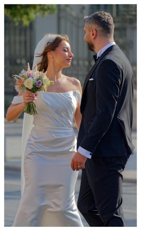 Bride And Groom Flower Background Couple Happy