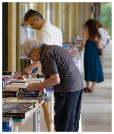 Books Elderly Market Bookstore