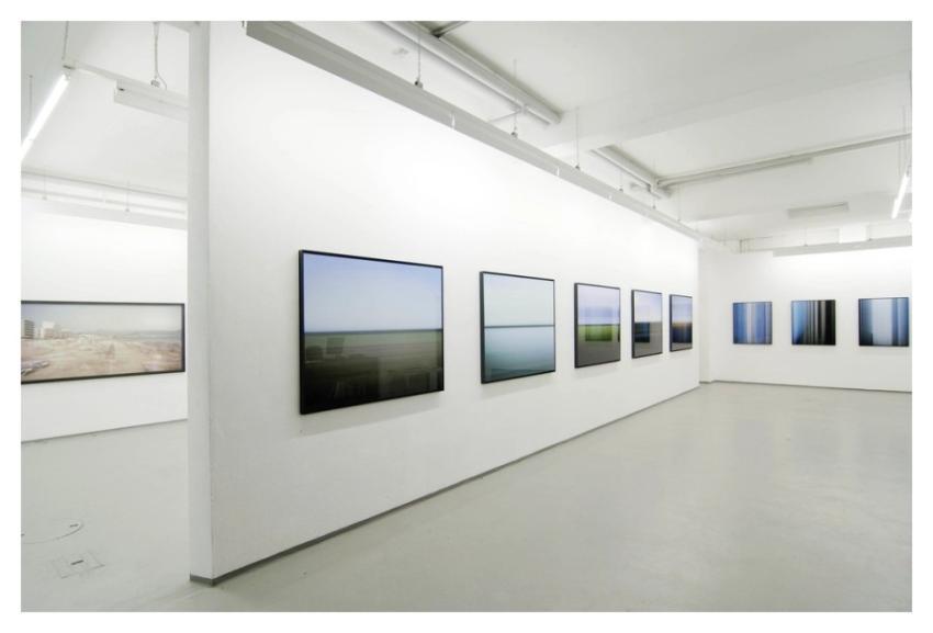 Free art exhibition image