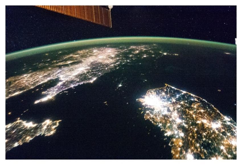 Night image of the Korean Peninsula (iss038e038300