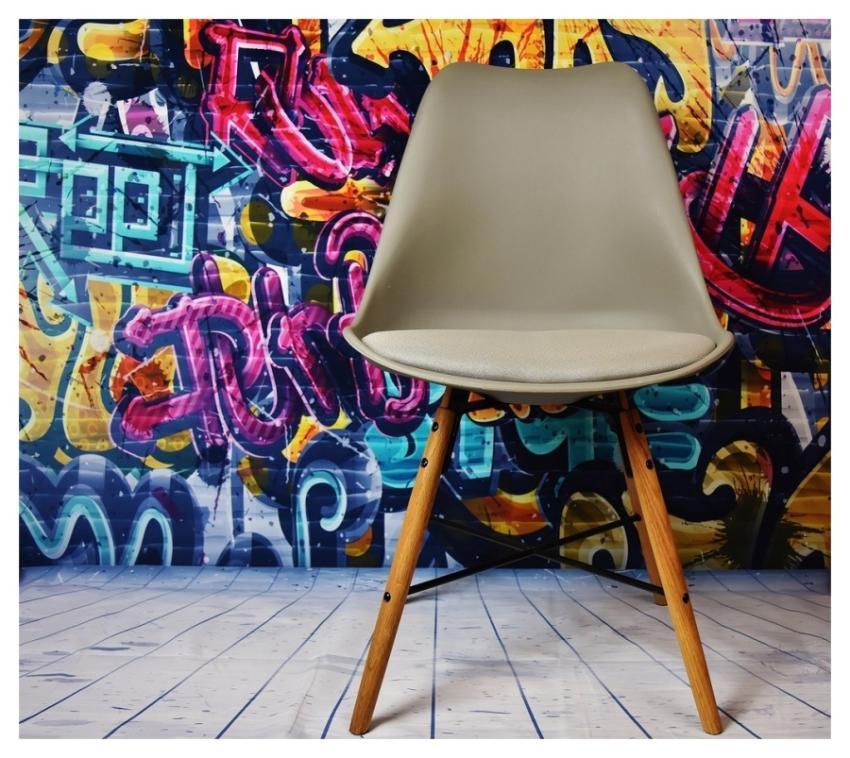 Free chair front street art