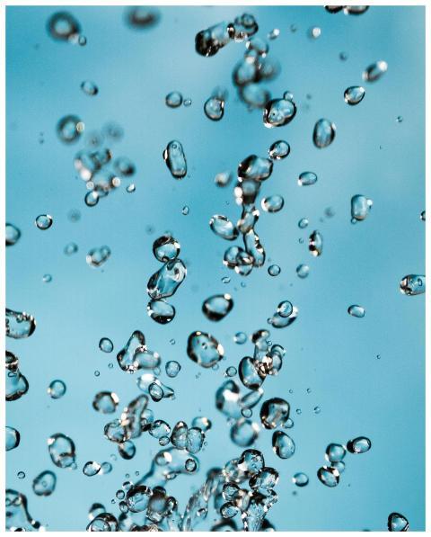 Vibrant image capturing water droplets suspended a