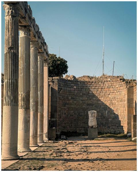 Explore the historical ruins of Pergamon in İzmir,