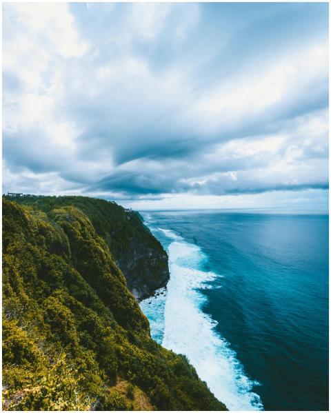 Experience the dramatic cliffs and turquoise ocean