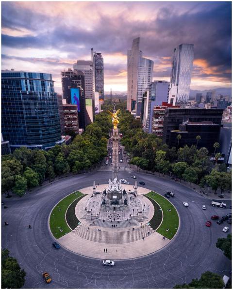 Stunning aerial view of Ángel de la Independencia