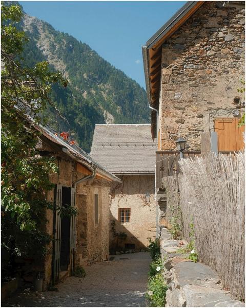 Explore the rustic charm of a quiet alley in Les D