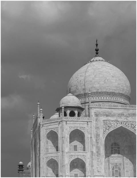 Stunning grayscale image of the iconic Taj Mahal's