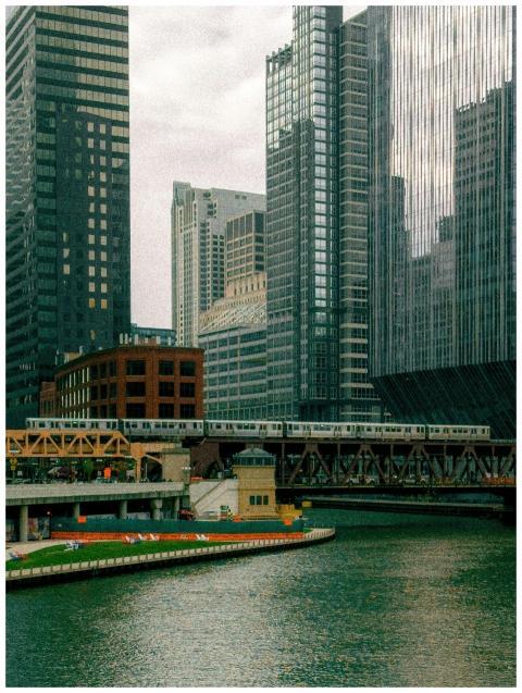 View of Chicago's urban landscape featuring skyscr
