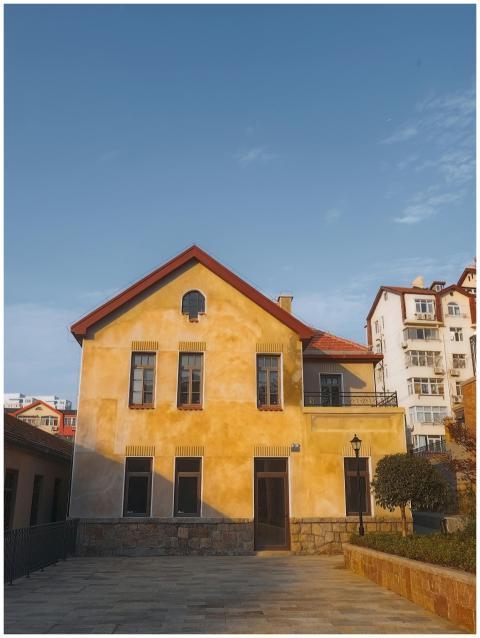 Charming Old Building Warm