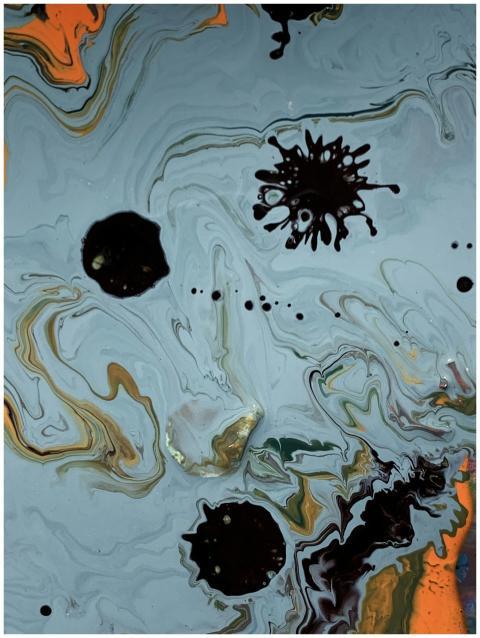 Dynamic abstract fluid art featuring swirling pain