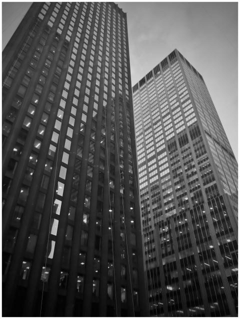 Striking black and white photo of Manhattan skyscr