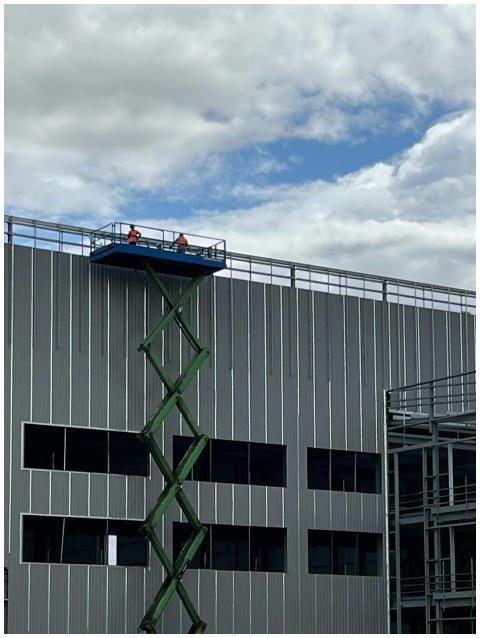 Workers Cherry Picker Industrial