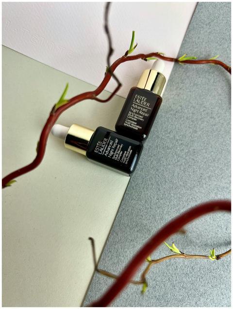 Elegant composition of skincare serum bottles inte