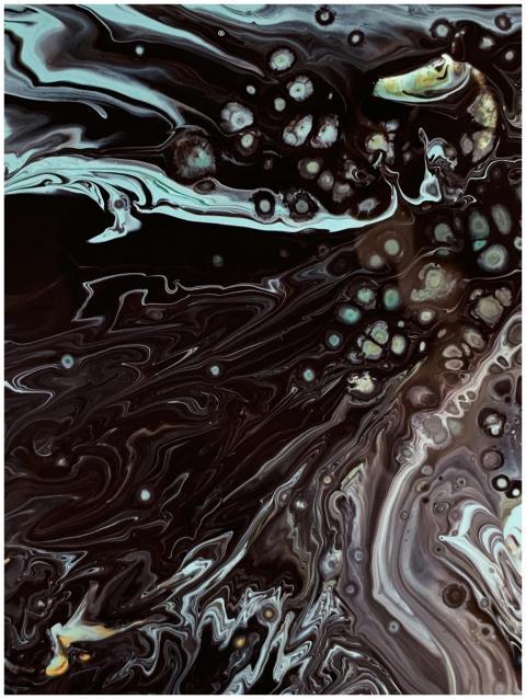 A mesmerizing fluid art piece with swirling patter