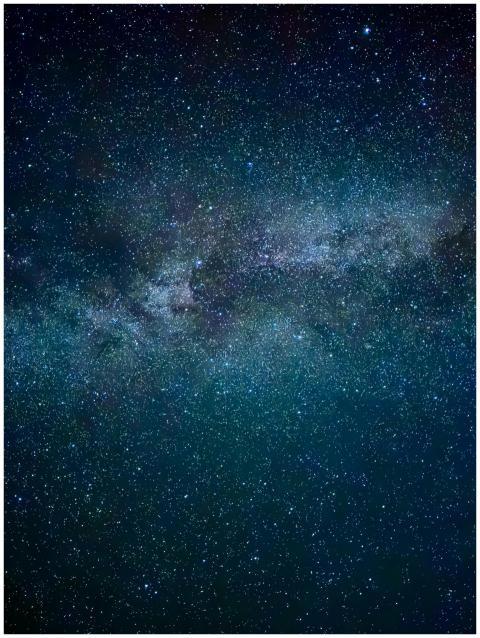 A mesmerizing view of the Milky Way galaxy with co