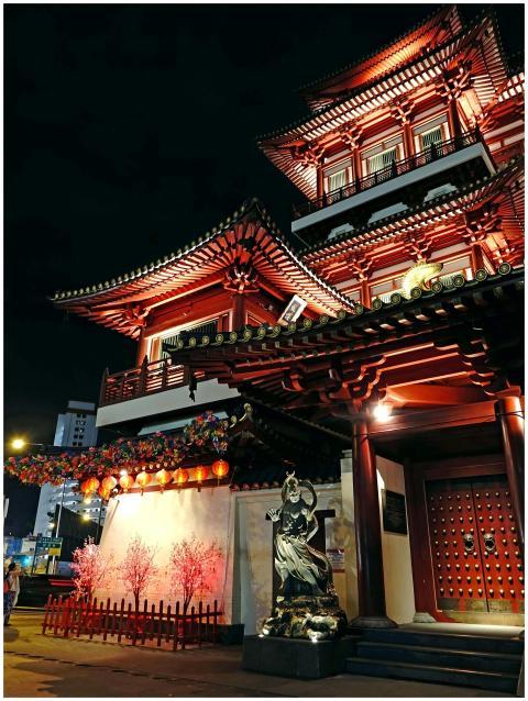 Illuminated Buddha Tooth Relic Temple in Chinatown