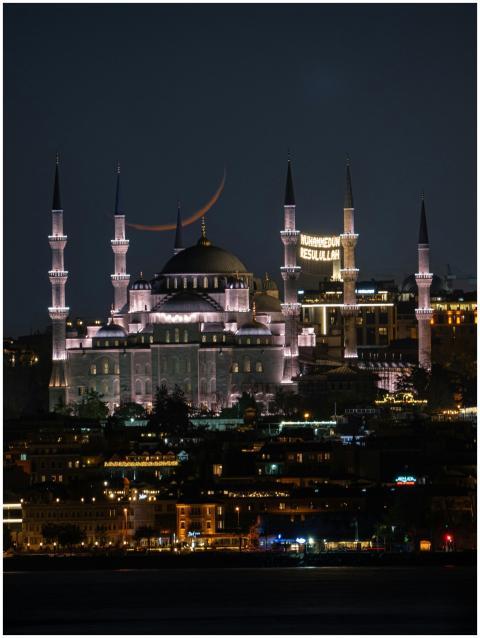 Stunning night view of the illuminated Blue Mosque