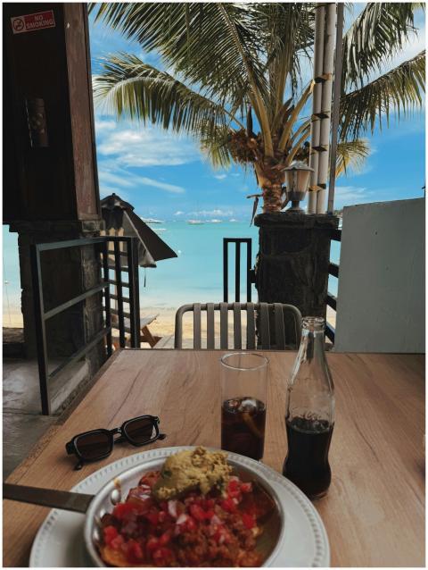 Enjoy a relaxing beachside meal with stunning ocea