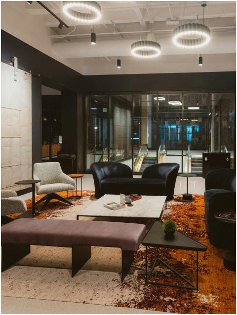 Modern Lounge Area Chic