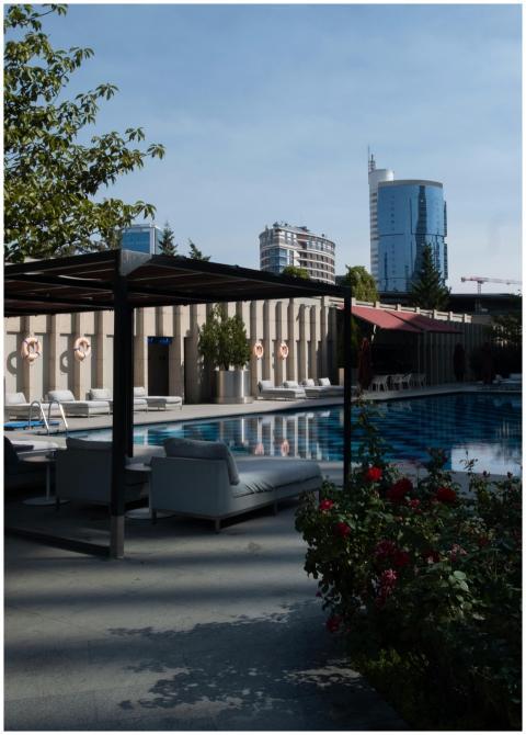 Luxury Urban Poolside City