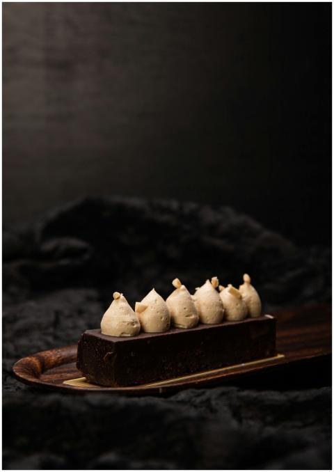 Elegant presentation of a chocolate mousse dessert