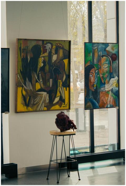 Explore vibrant abstract art displayed in a Bishke