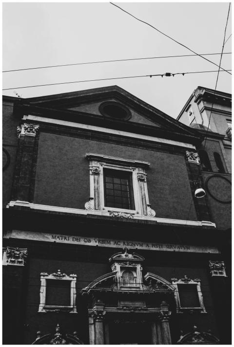 Black and white image of a traditional church faca