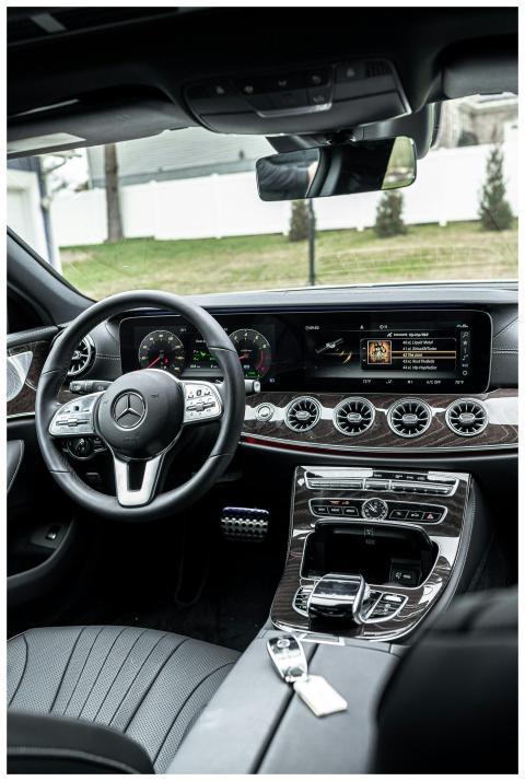Explore the sophisticated interior of a Mercedes B