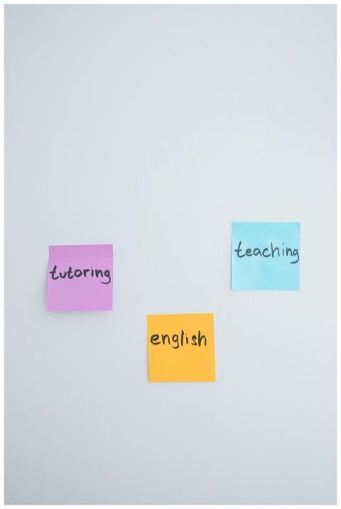 Brightly colored sticky notes for English teaching