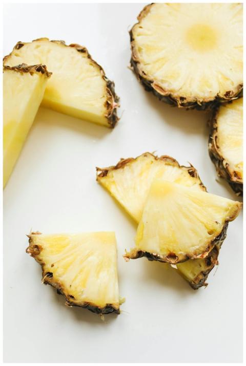Close-up of juicy pineapple slices showing texture