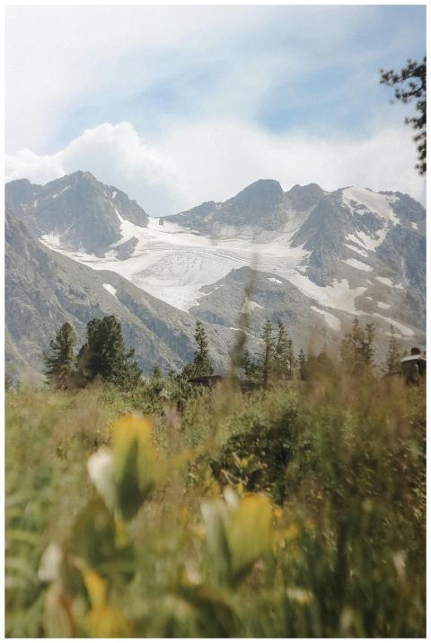 Breathtaking view of snow-capped mountains in Alta