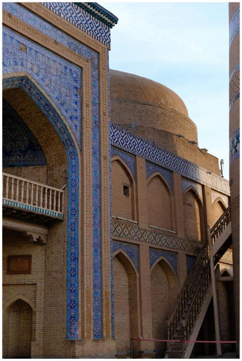 A stunning example of Islamic architecture featuri