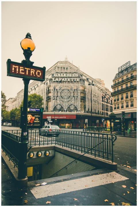 Discover the iconic Galeries Lafayette facade in P