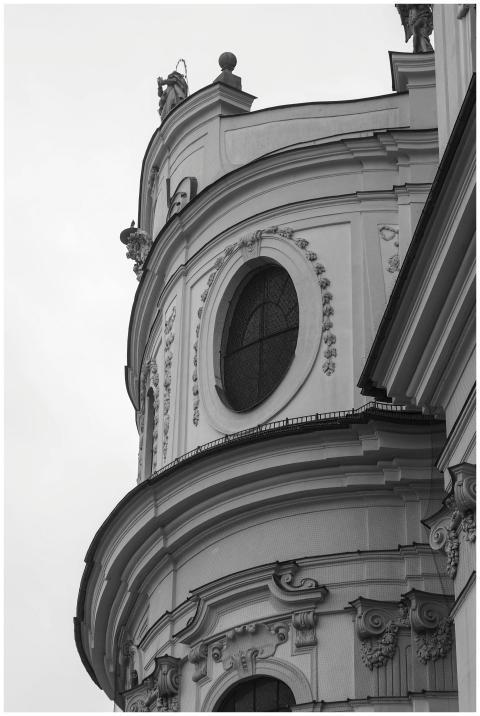 Black and white photo of ornate Baroque architectu
