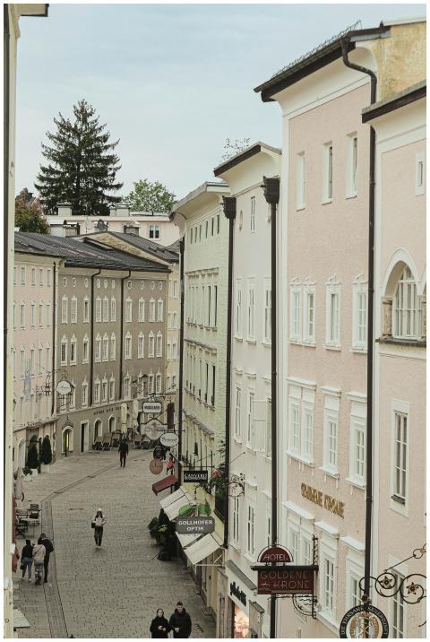 Picturesque street view of historic architecture i