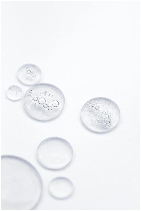 Fresh and vibrant close-up of water droplets on a