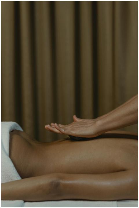 Experience relaxation with a therapeutic spa massa
