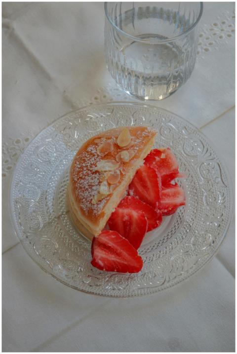 A delectable French dessert featuring pancakes and