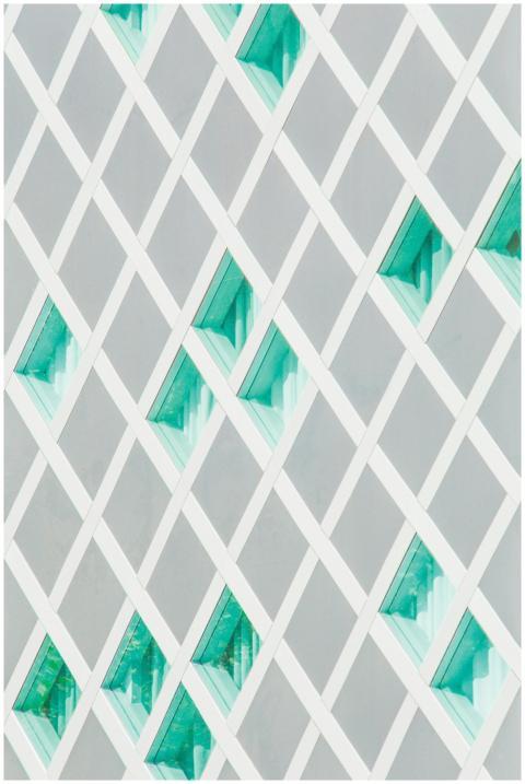 Intricate geometric design with diamond patterns a