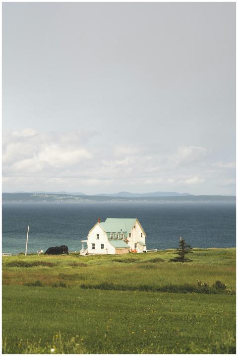 Charming countryside house with scenic sea view, l