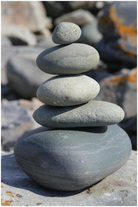 Stacked stones create a harmonious balance, exempl