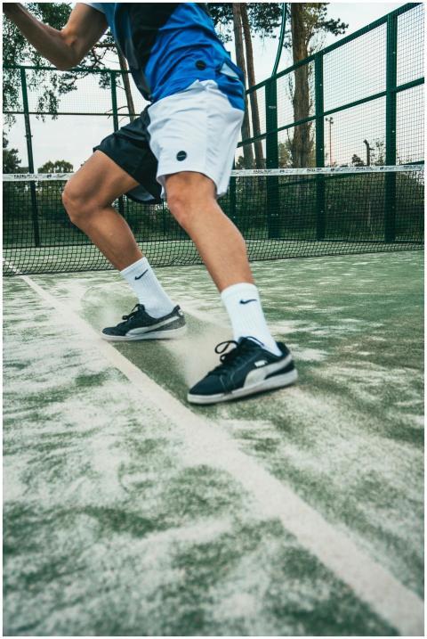 Captivating shot of a male tennis player in motion