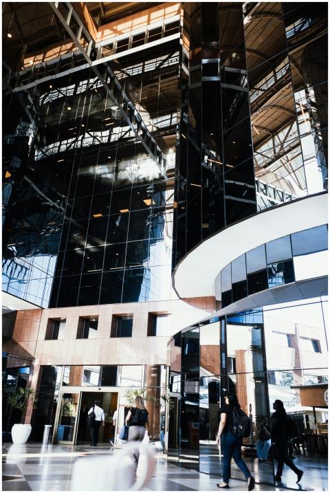 Sleek modern architecture of Centro Empresarial Mo