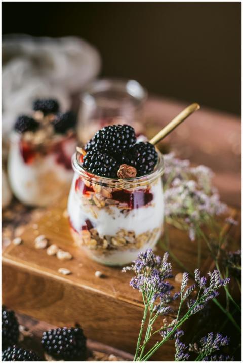 Delicious blackberry and yogurt parfait with grano