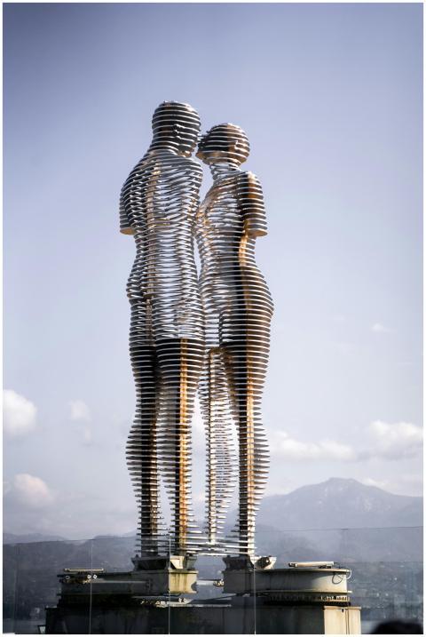Stunning modern sculpture of love in Batumi, Georg