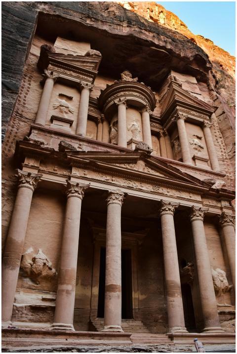 Discover the iconic facade of The Treasury in Petr